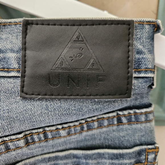 Unif Distressed Straight Leg Jean - Picture 5 of 10